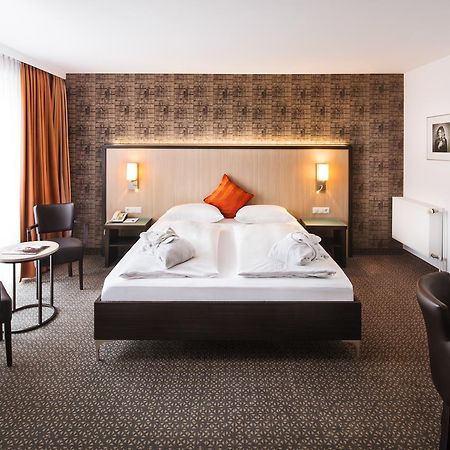 Hotel Plaza Дуйсбург Экстерьер фото