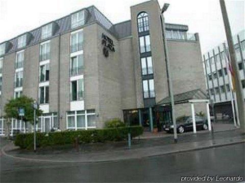 Hotel Plaza Дуйсбург Экстерьер фото