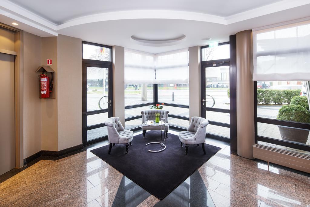 Hotel Plaza Дуйсбург Экстерьер фото