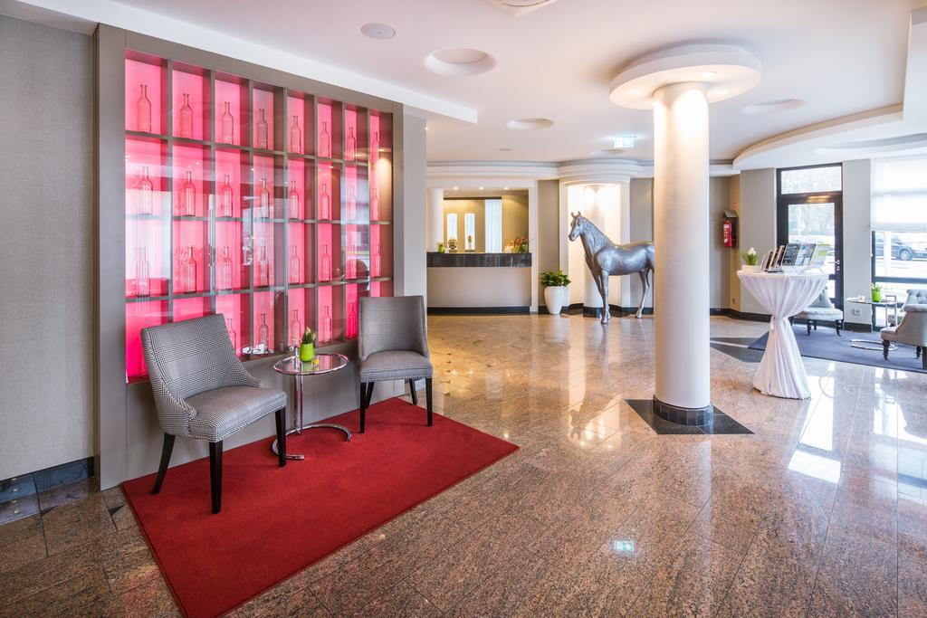 Hotel Plaza Дуйсбург Экстерьер фото
