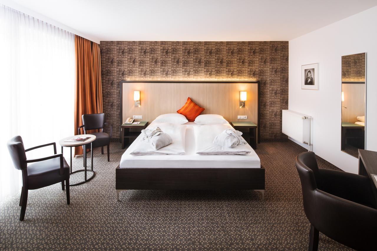 Hotel Plaza Дуйсбург Экстерьер фото